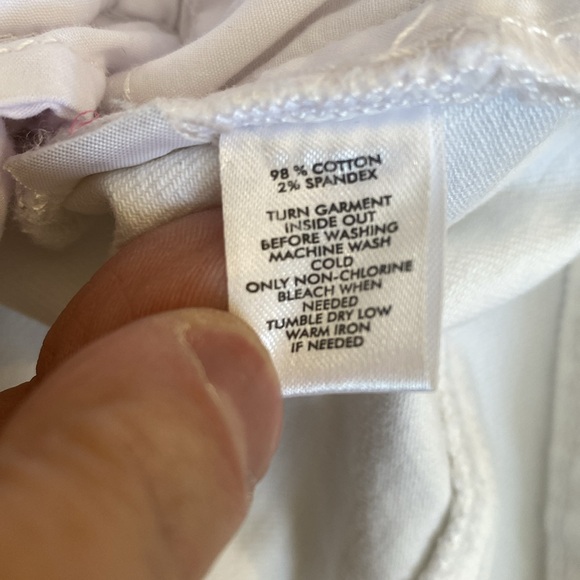 Loft women’s shorts size 10.              D3 - Picture 4 of 5